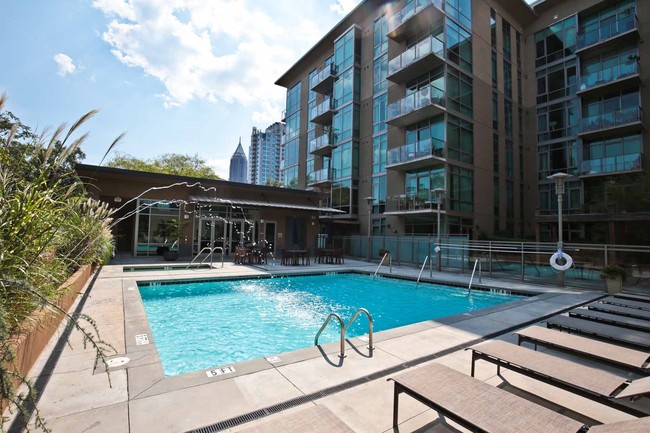Salt water pool - 905 Juniper St
