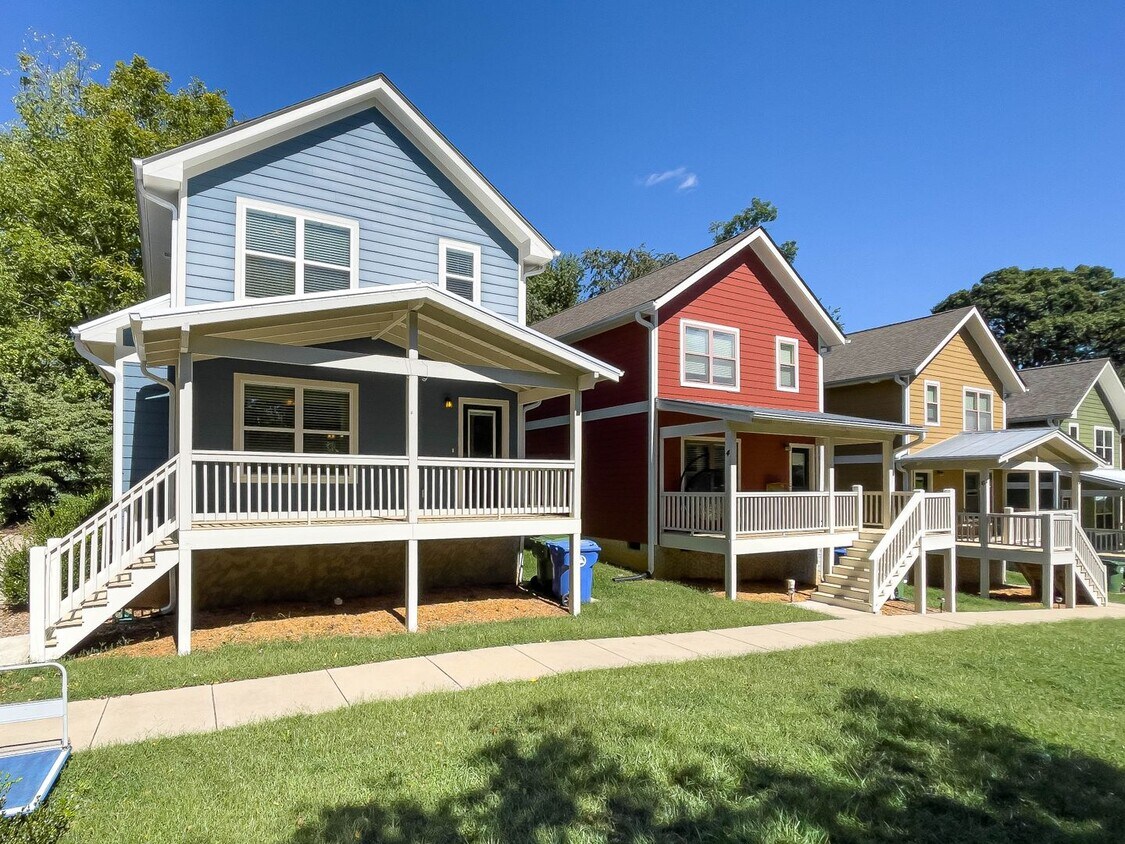 Foto principal - Charming Three-Bedroom Cottage in Oakley