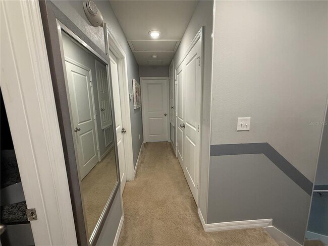 Foto del edificio - 5151 Adelaide Dr