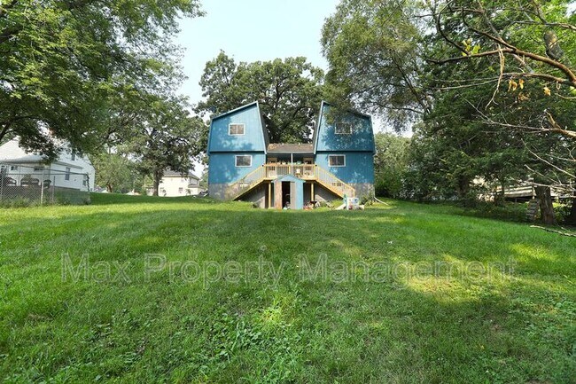 Building Photo - 3919 SW 3rd St
