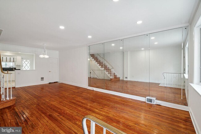 Foto del edificio - 1218 Daly St