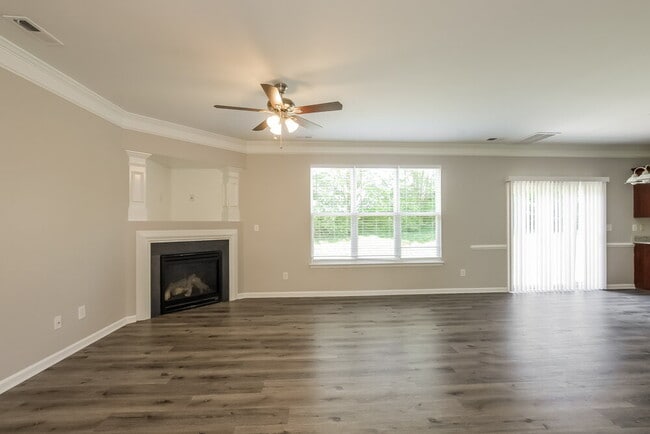 Foto del edificio - 3589 Catawba Creek Dr