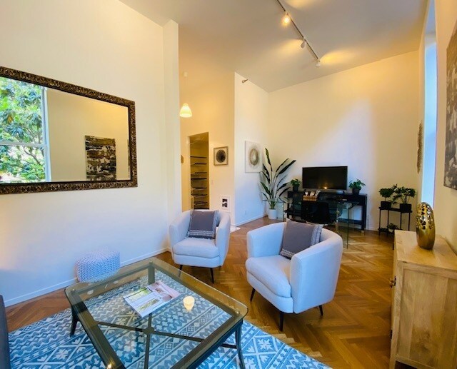 Foto principal - 355 Buena Vista Ave W