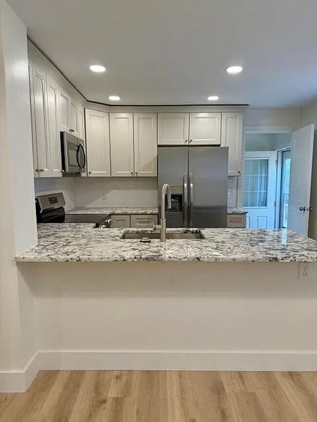 Foto del edificio - 2418 E Kirkwood St