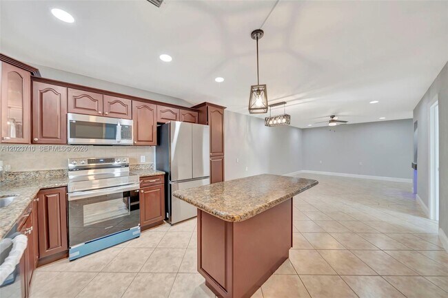 Foto del edificio - 11640 NW 39th St