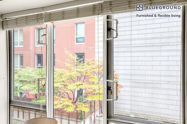 Foto del edificio - 850 N Lake Shore Dr.