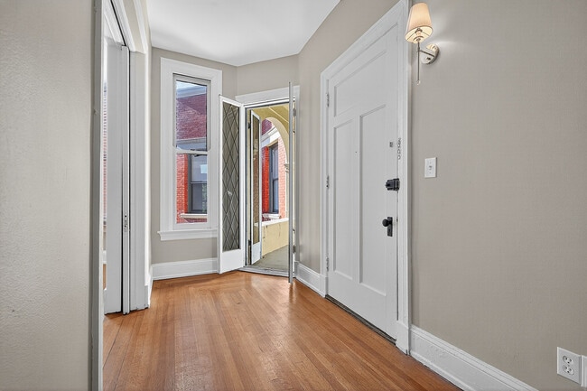 Building Photo - Grandview Apartments