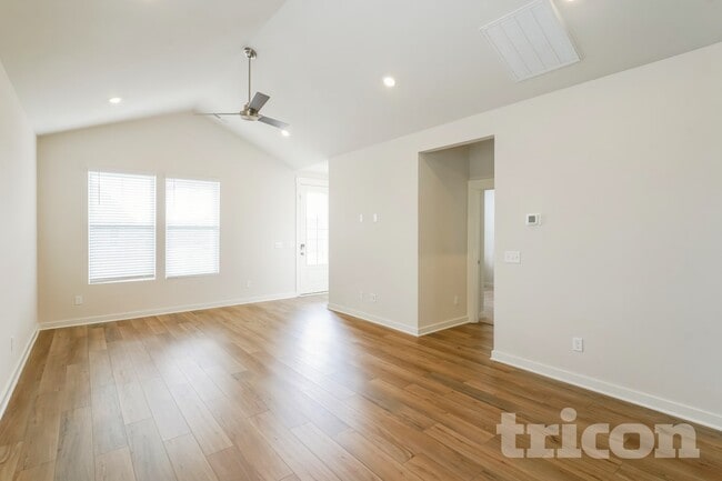 Building Photo - 6405 Lake Run Ct