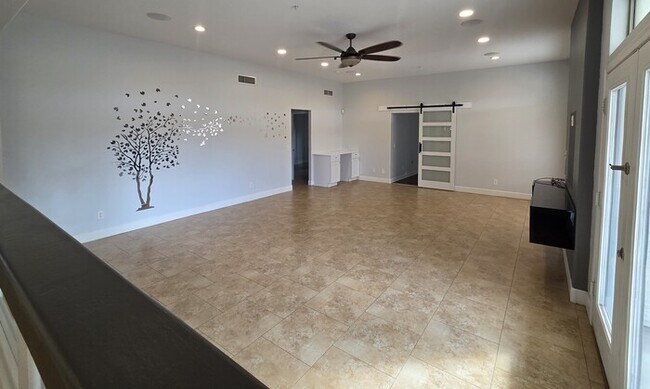 Foto del edificio - Stunning Resort style Home 5-bedroom Pool/Spa