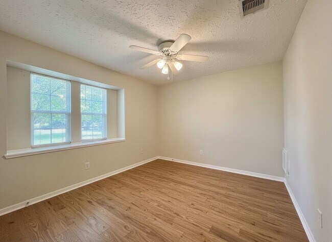 Foto del edificio - 22526 Carter Moir Ln