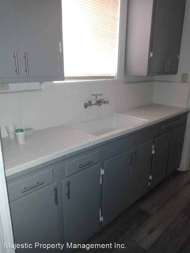 Primary Photo - 2 br, 1 bath House - 311 N Golden Gate Ave