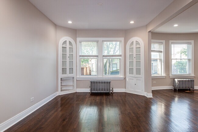 Foto del edificio - 1436 W Farragut Ave