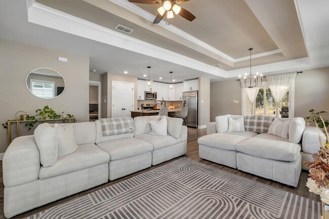 Building Photo - 4858 Sampler Dr