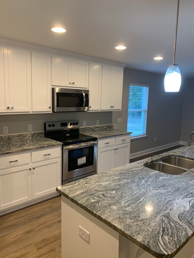 Kitchen - 2539 Volusia Ave