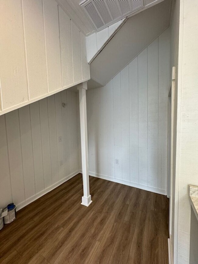 Building Photo - Commercial Building Downtown