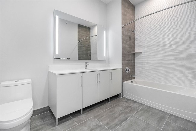 Building Photo - 119 Peter St