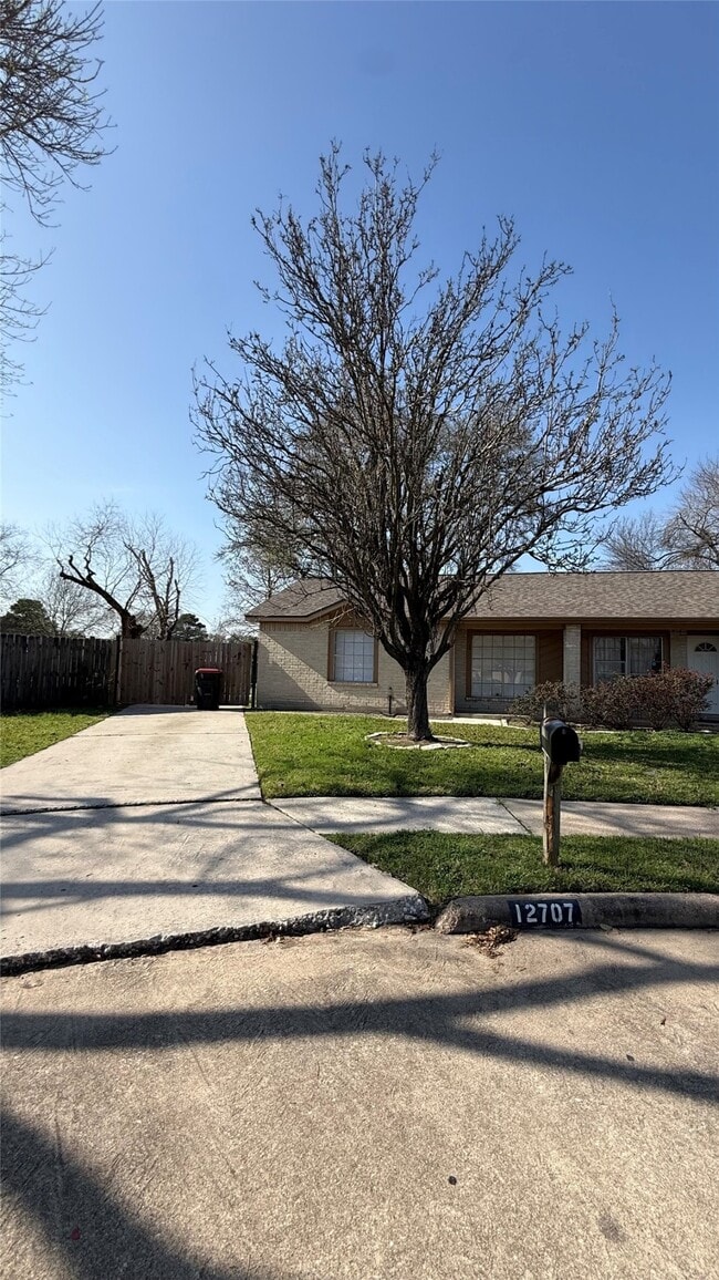 Building Photo - 12707 Marble Dr