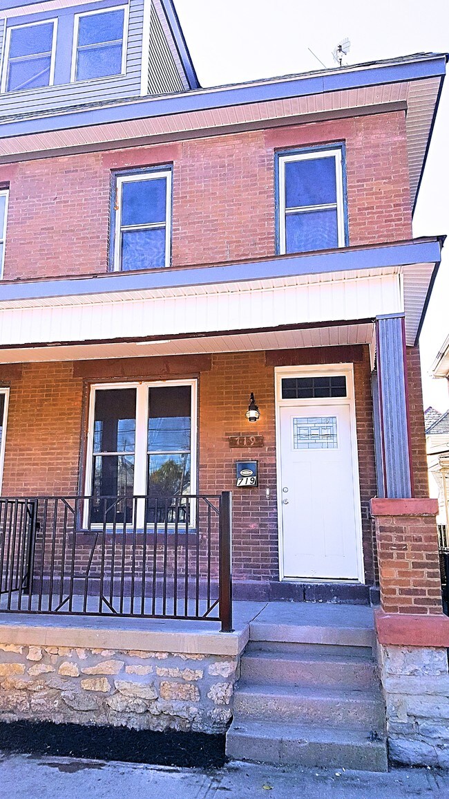 719 Parsons Ave, Columbus, OH 43206 Townhouse for Rent in Columbus