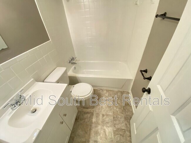 Building Photo - 3019 Capri St