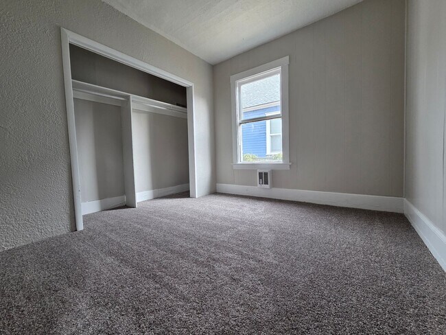 Foto del edificio - 1618 W Spofford Ave