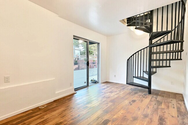 Foto del edificio - 946 N Avenue 50