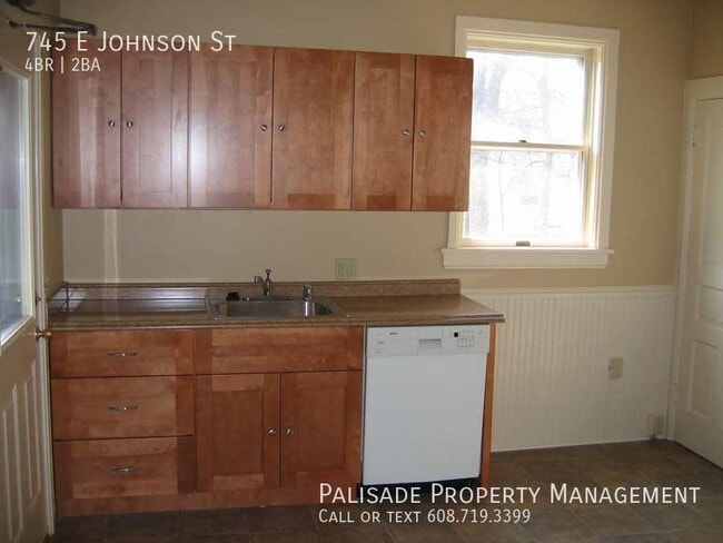 Foto del edificio - 745 E Johnson St