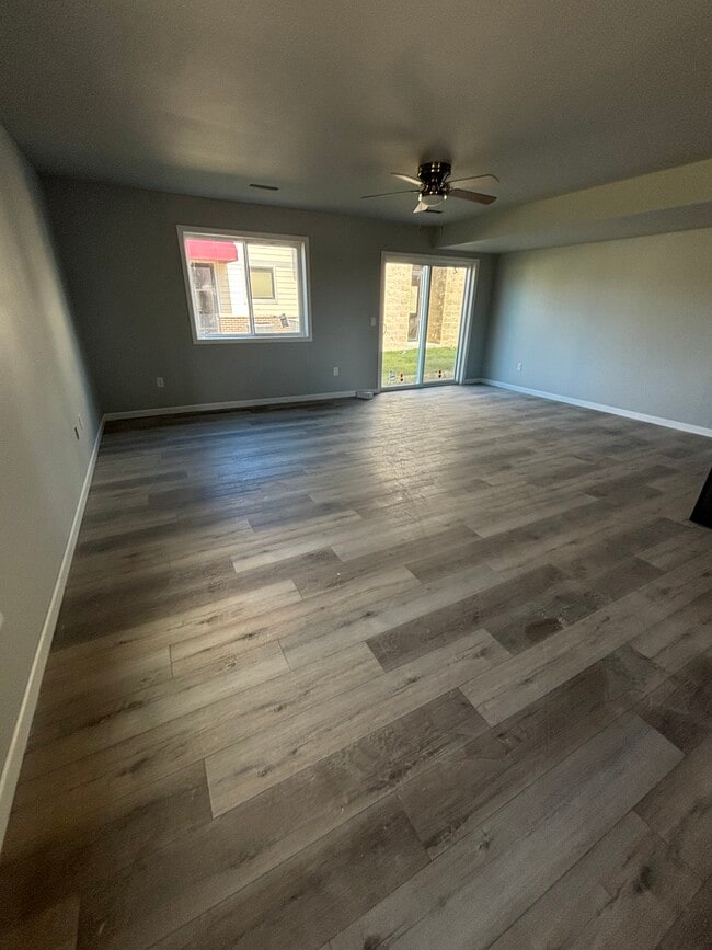 Building Photo - Sunrise Apartments