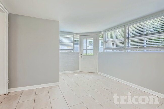 Foto del edificio - 141 Fairview Dr