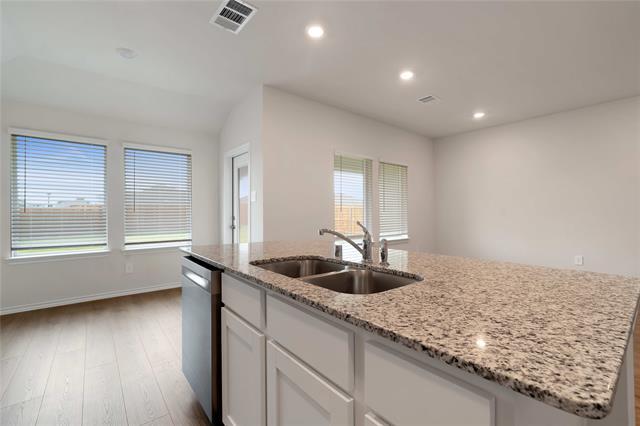 Foto del edificio - 501 Yellow Rose Rd