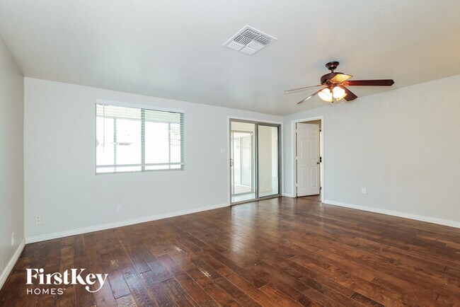 Building Photo - 1108 W Muriel Dr
