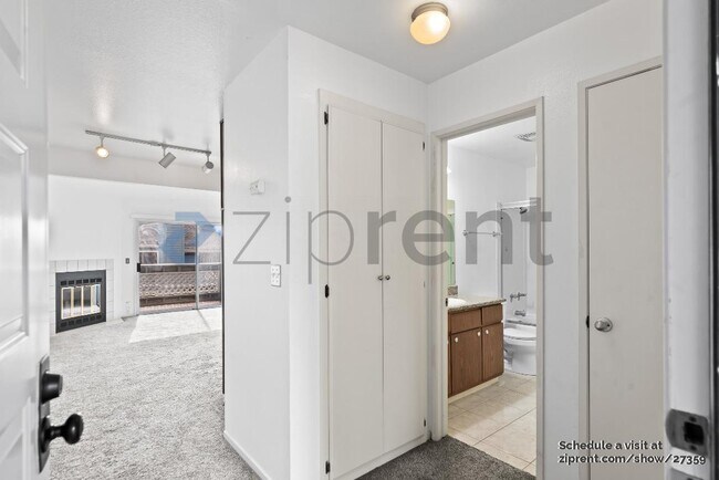 Foto del edificio - 1511 Four Oaks Cir