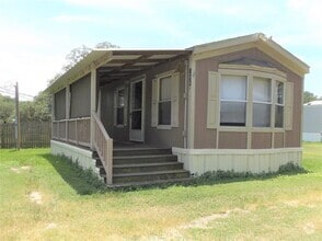 Building Photo - 108 S 7th St