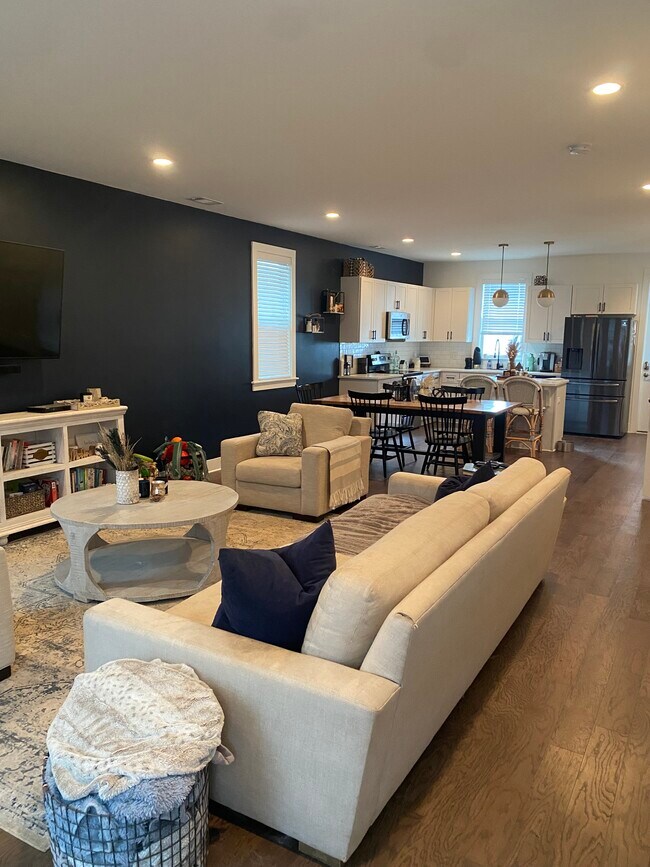 Building Photo - 739 Mill Creek Meadow Dr