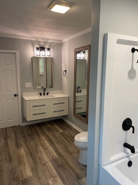 Main Bathroom - 605 N Adair Street Apt #5