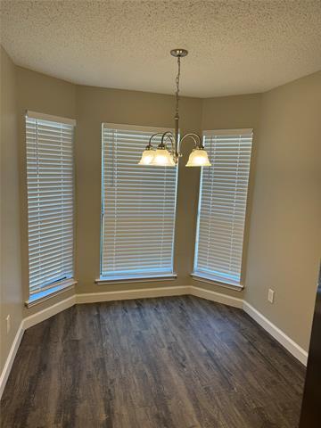 Building Photo - 8220 Meadowbrook Dr