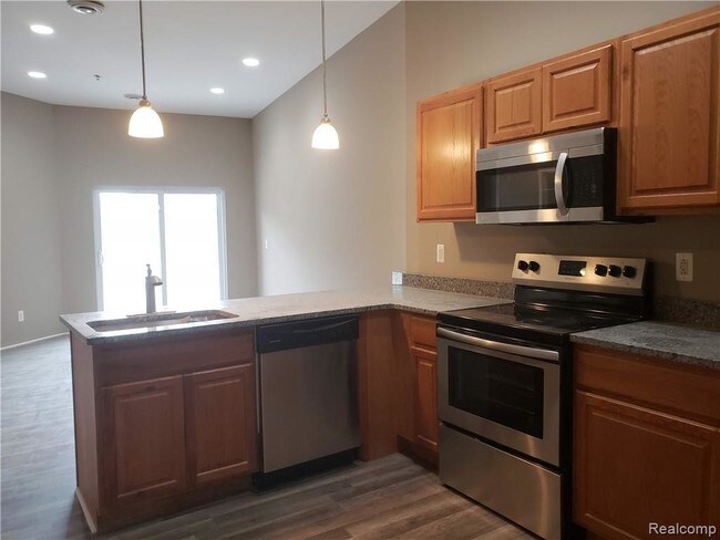 Foto del edificio - 32821 Grand River Ave