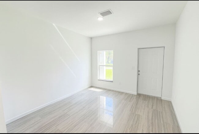 Building Photo - Brand New 2/2- Punta Gorda FL