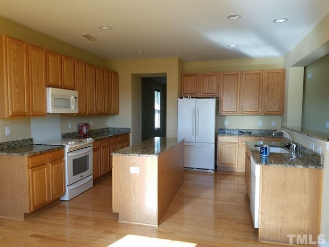 Building Photo - 102 Sea Glass Ct