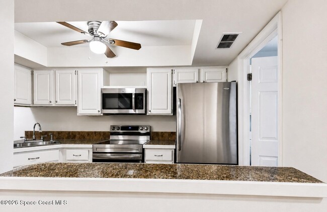Building Photo - 3687 Royal Oak Dr