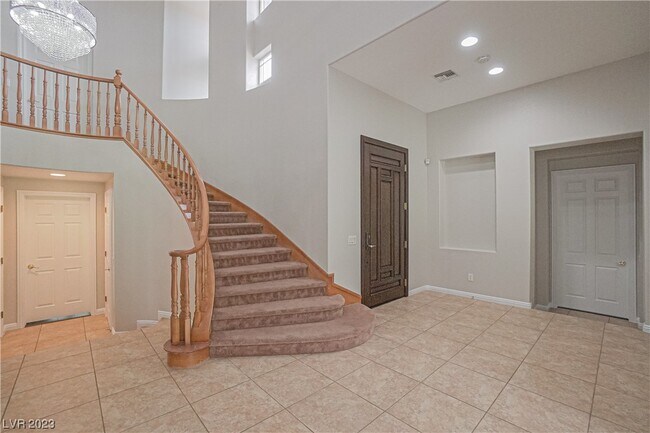 Building Photo - 20 Plum Hollow Dr