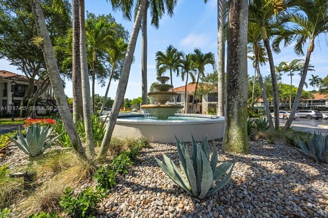 Building Photo - 6503 N Military Trl