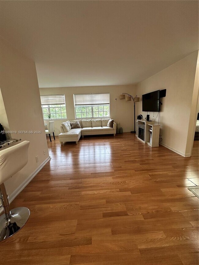 Foto del edificio - 8657 SW 5th St