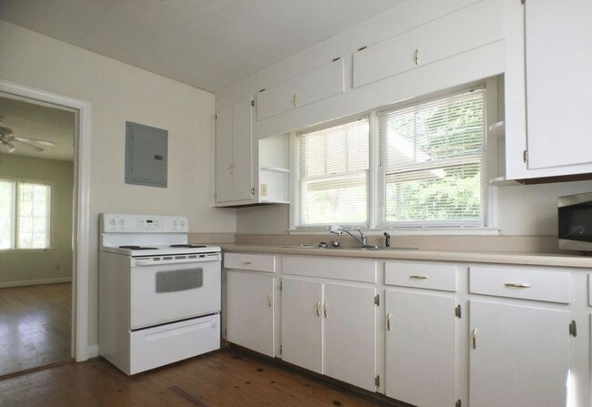 Building Photo - 414 Talmadge Ave