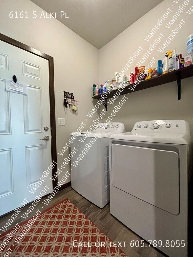 Foto del edificio - 6161 S Alki Pl