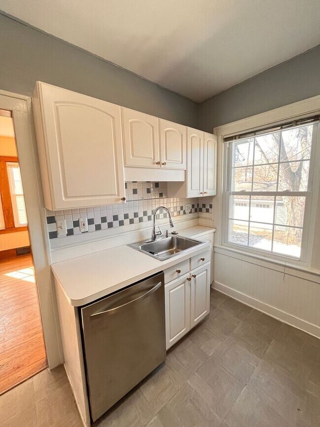 Foto del edificio - Charming 3-Bedroom Home in a Convenient an...