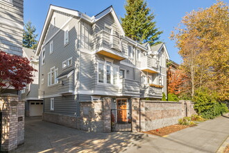 Building Photo - 1133 10th Ave E
