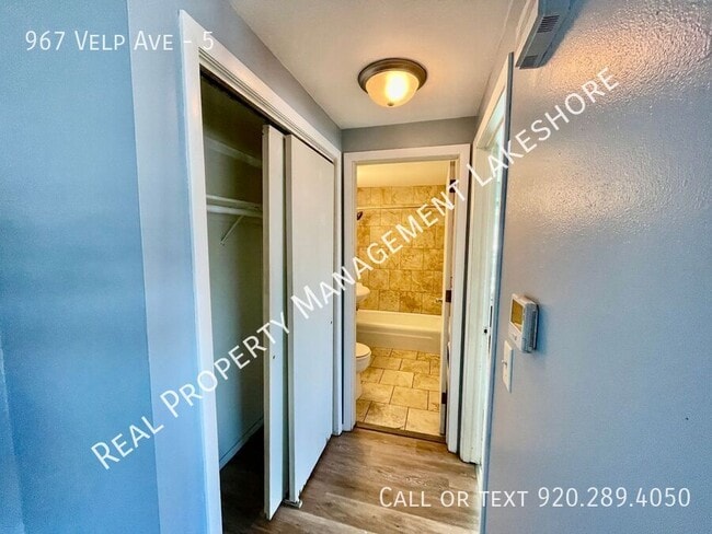 Building Photo - 967 Velp Ave