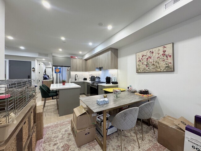 Building Photo - 37 Boustead Ave