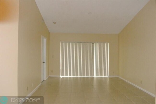 Foto del edificio - 5801 Riverside Dr