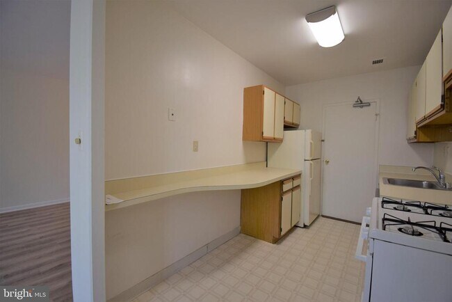 Foto del edificio - 6621 Wakefield Dr